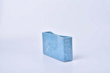 โหลดรูปภาพลงในเครื่องมือใช้ดูของ Gallery Small Vase
