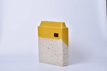 โหลดรูปภาพลงในเครื่องมือใช้ดูของ Gallery Large vase
