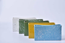 โหลดรูปภาพลงในเครื่องมือใช้ดูของ Gallery Small Vase
